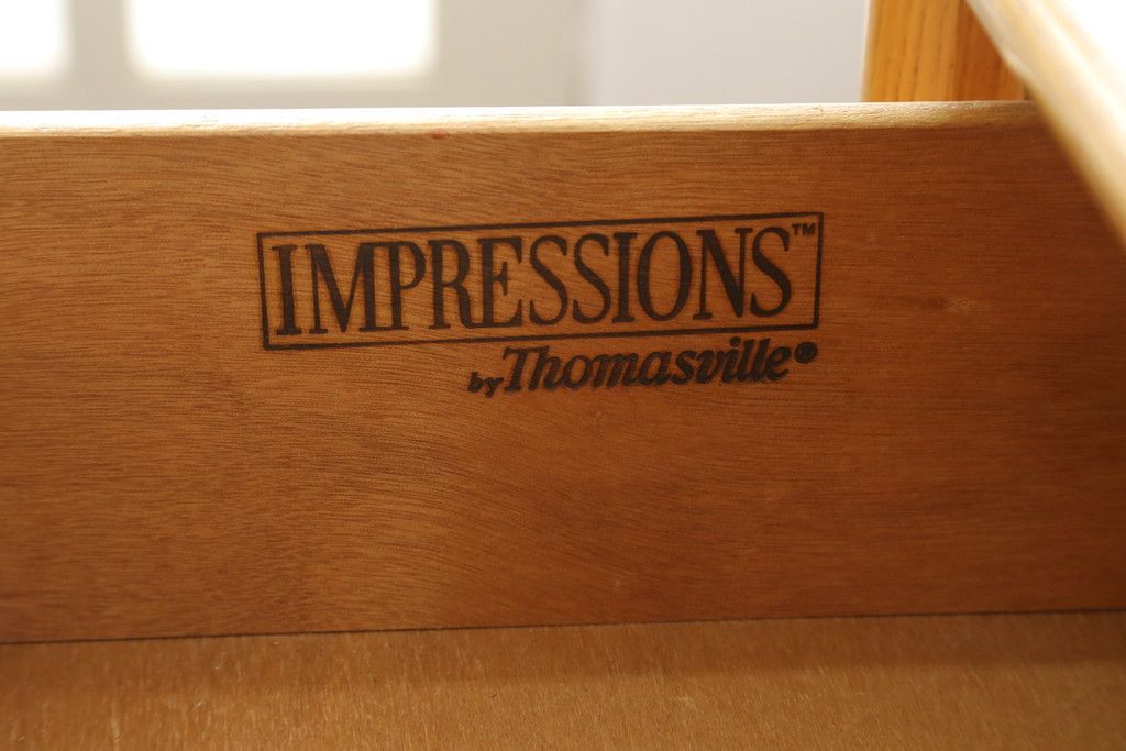 IMPRESSION by Thomasville サイドテーブル IMPRESSION by Thomasville サイドテーブル