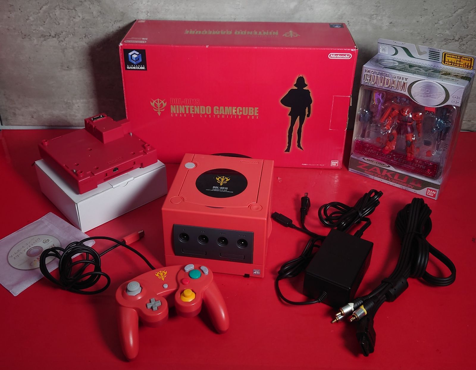 ゲームキューブ　シャア専用　本体 ニンテンドー ゲームキューブ シャア専用BOX - 限定版大好き！