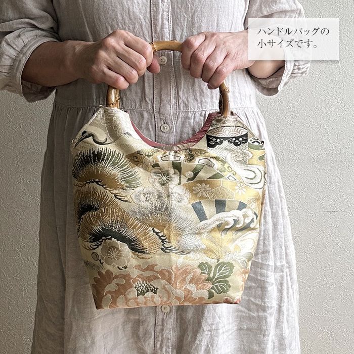 ★着物リメイク★　宮古上布／手提げバック／バンブーハンドル／小ぶりでも、存在感大 着物リメイク バッグバンブーハンドル帯バッグ （特大）赤橙色杢調