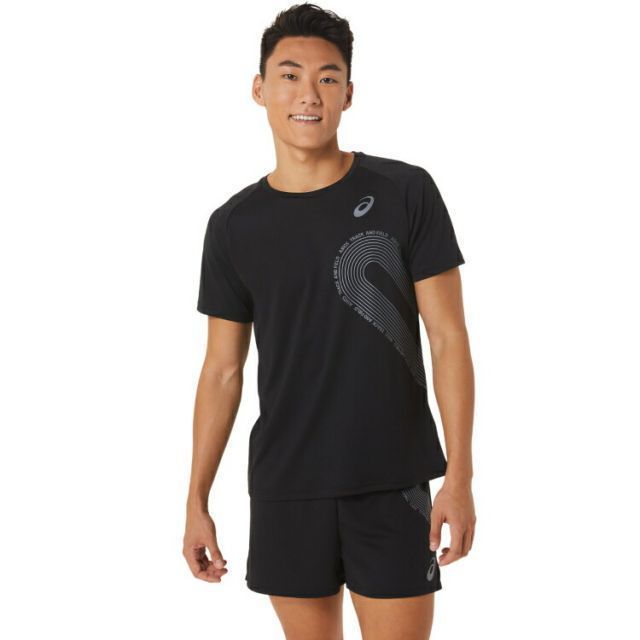 asics アシックス MEN TRACK GRAPHIC SS TOP パフォーマンスブラック XL 2091A603 1 | スポーツ 練習 部活 スポーツウェア ランニングウェア 陸上 マラソン ジョギング Tシャツ トップス 半袖 速乾性 快適 メンズ