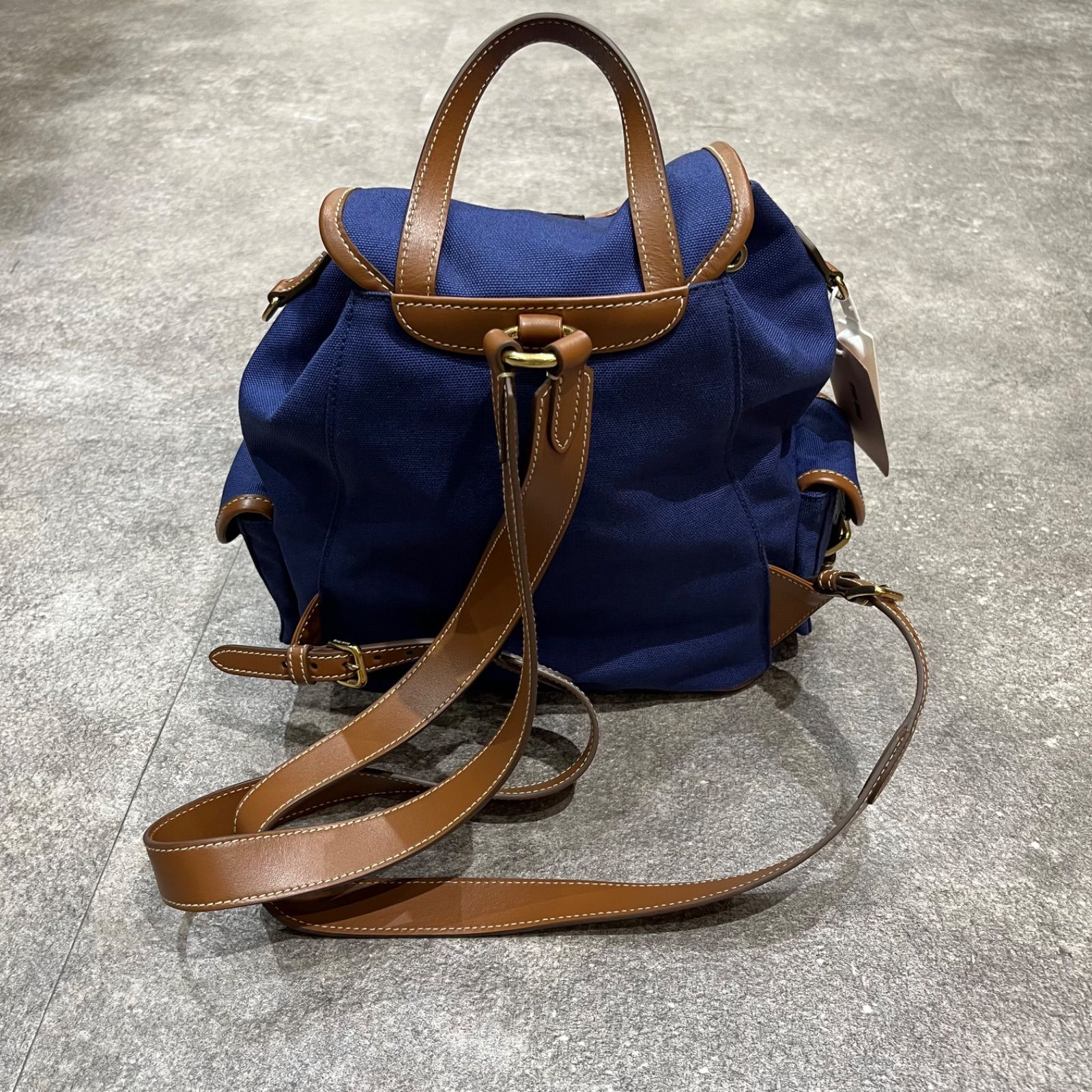 miu miu ネイビー リュック miu miu ネイビー リュック miumiu backpack matelasse black