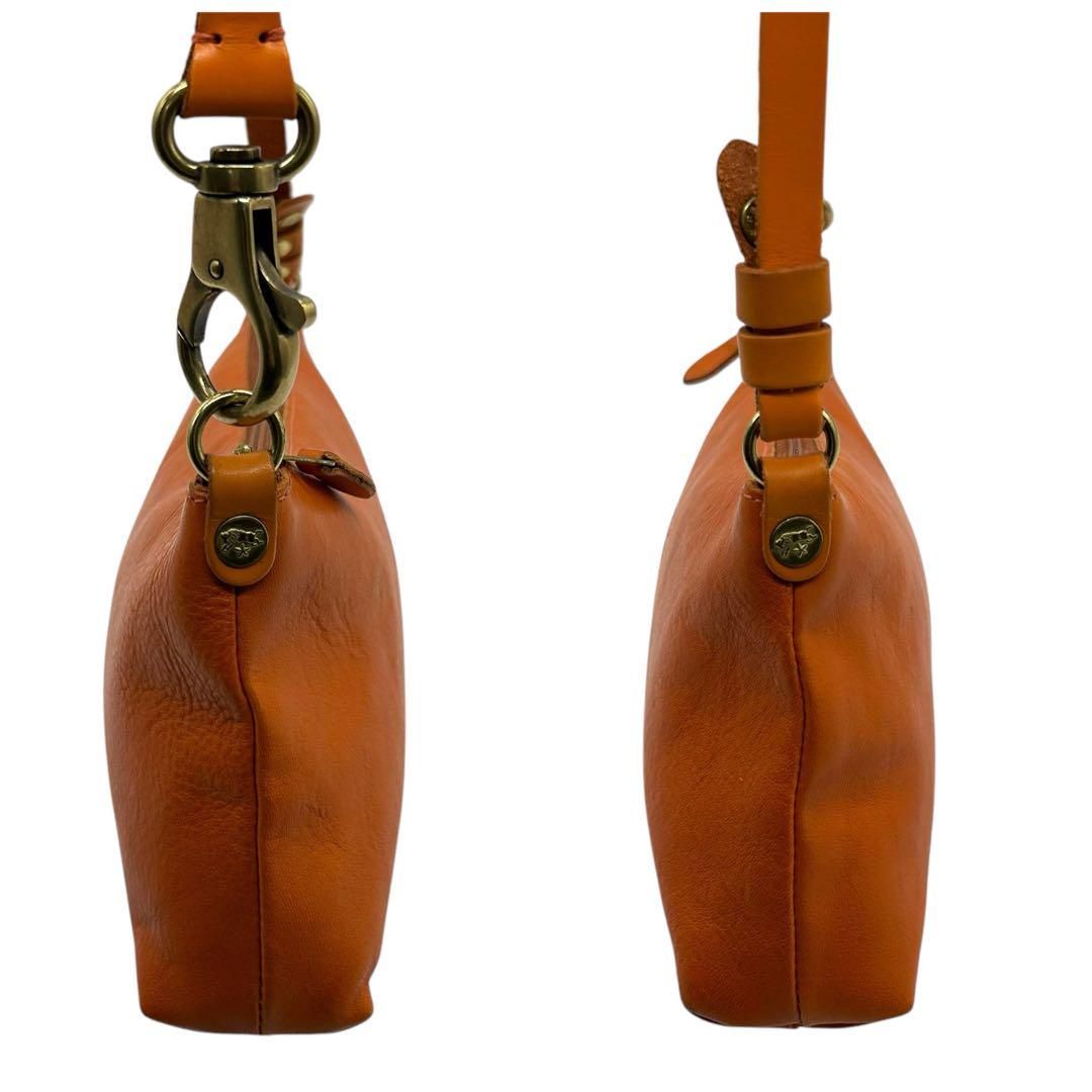 美品 1499 IL BISONTE ショルダーバッグ ロゴ型押し オレンジ | フリマアプリ ラクマ