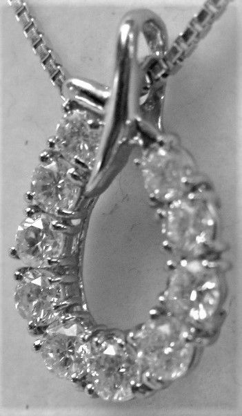 Pt900 プラチナ ペンダント 非常に綺麗なダイヤ 10ヶ入 1.00ct - メルカリ