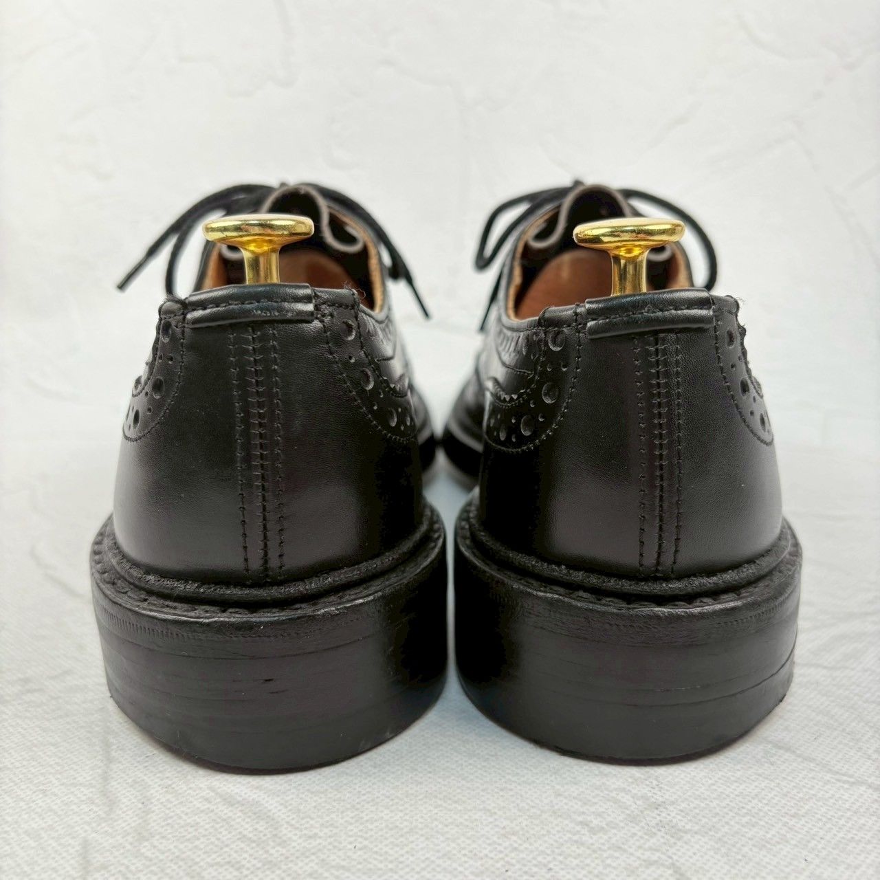 トリッカーズバートンウィング メダリオ ン革靴黒6カントリー Tricker's 】トリッカーズ オールソール&ライニングのリペア