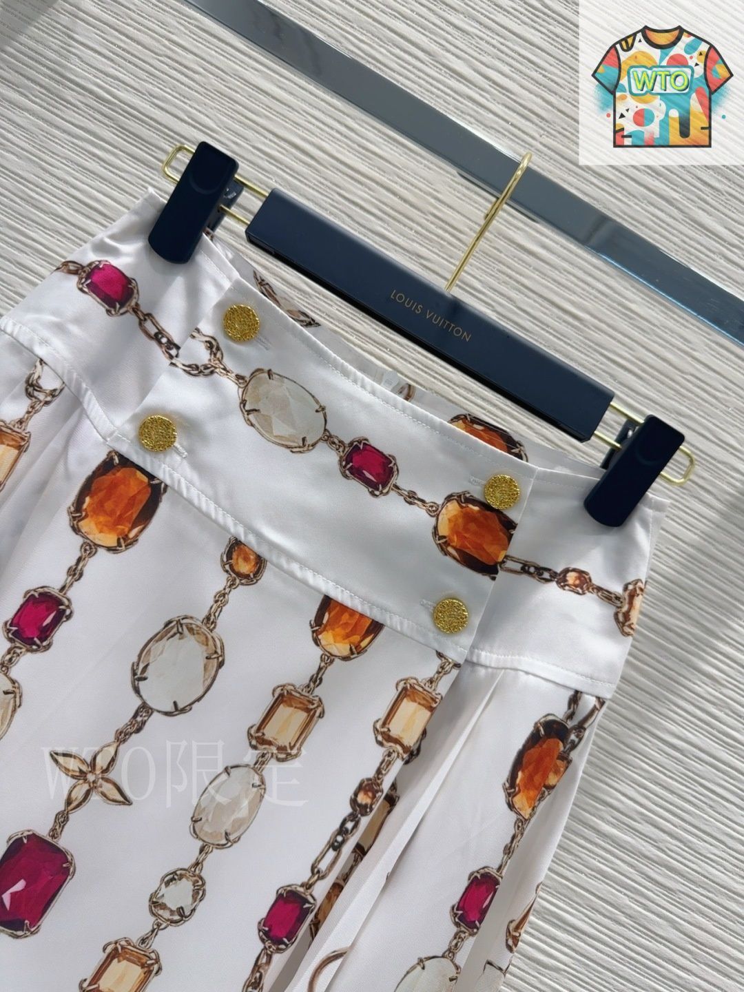 【軽やかに揺れる、上品モノグラム♪】Louis Vuitton スカート モノグラム スカーフ ミニスカート ｜ルイ・ヴィトン 公式サイト