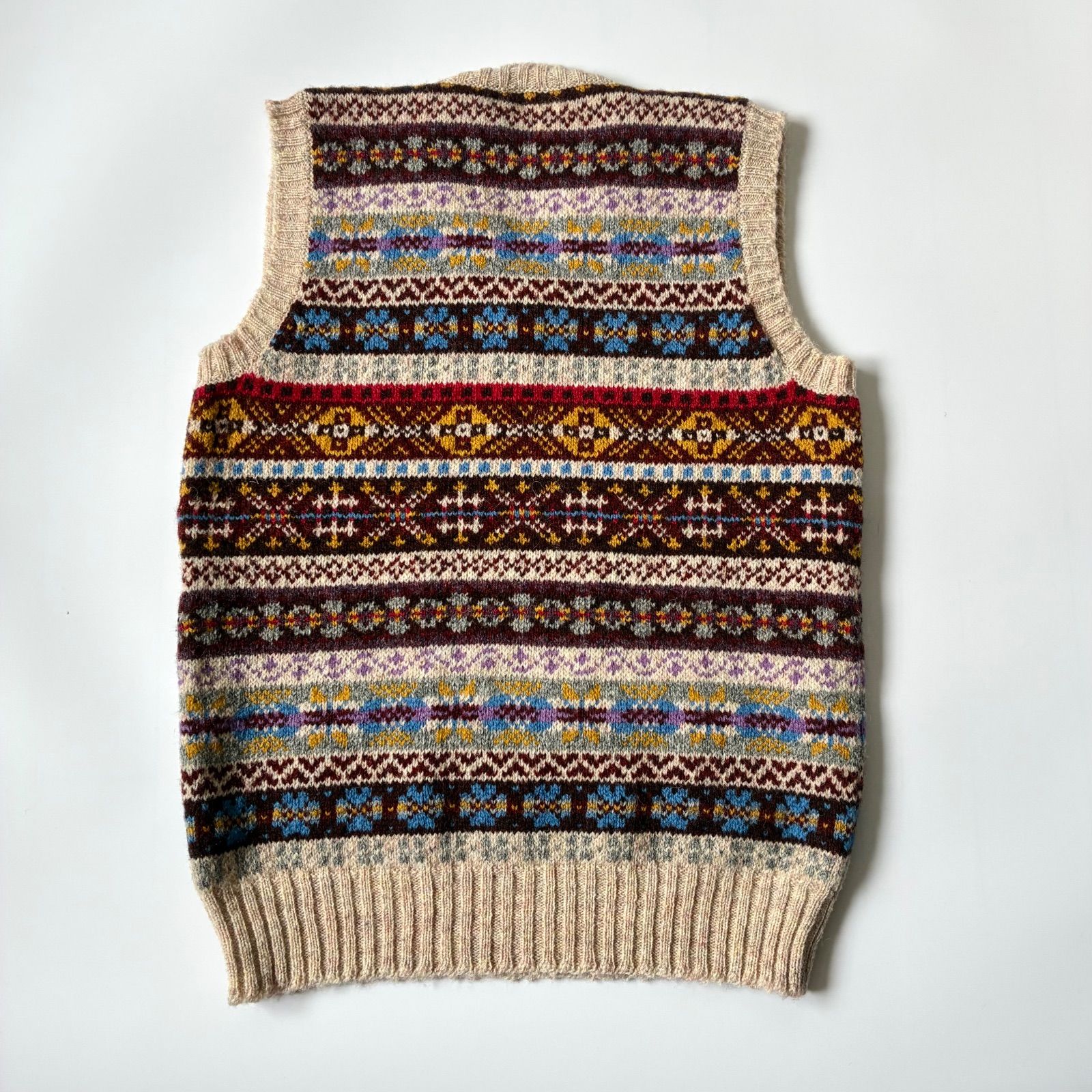 4/13までお値下げ　jamiesons ウール ニットベスト フェアアイル柄 ジャミーソンズのニットベストは暖かく軽い着心地！大人に適した