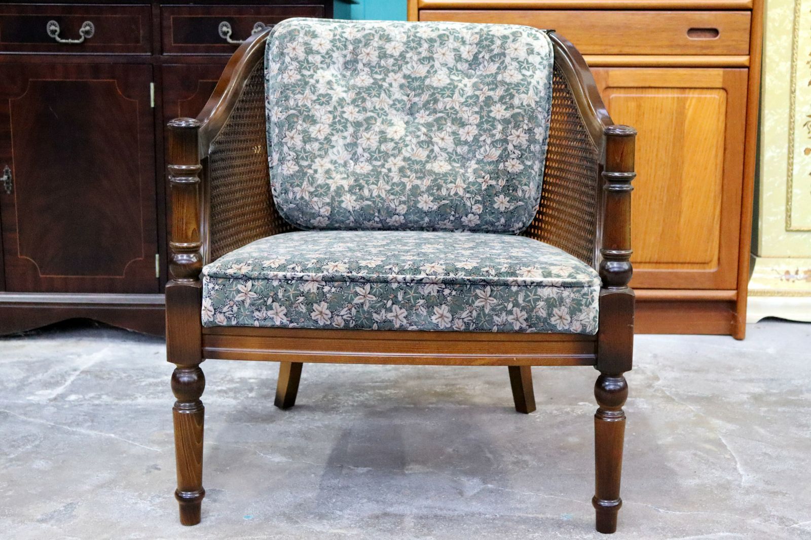 GMIS279B karimoku カリモク コロニアル アームチェア 椅子 ラウンジチェア シングルソファ ラタン 国産家具 レトロ ヴィンテージ