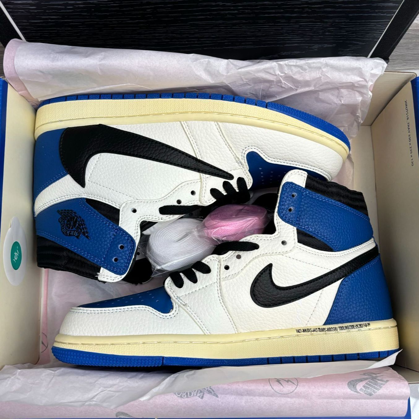 ナイキ スニーカー Travis Scott x Fragment x Air jordan 1 High OG SP 