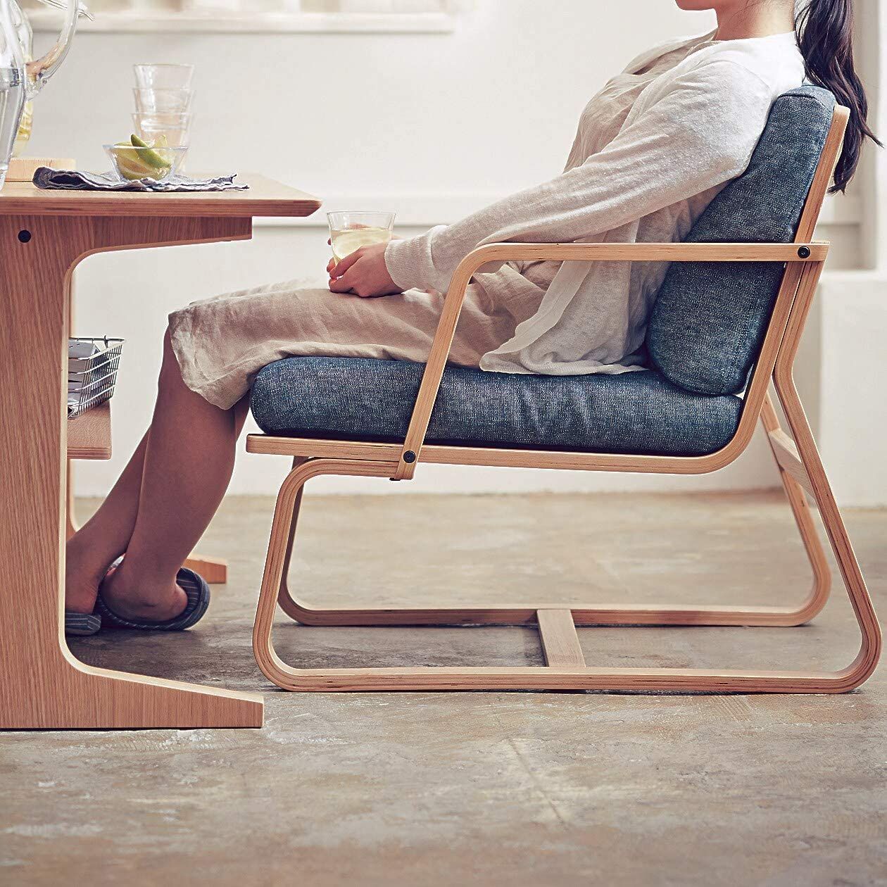 リビングでもダイニングでもつかえるテーブル