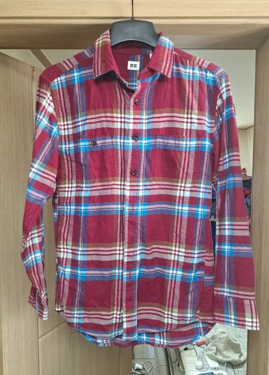 未使用 UNIQLO(ユニクロ) メンズ 長袖 ビジネスシャツ 90 サイズ (冬) サービスとして 車用