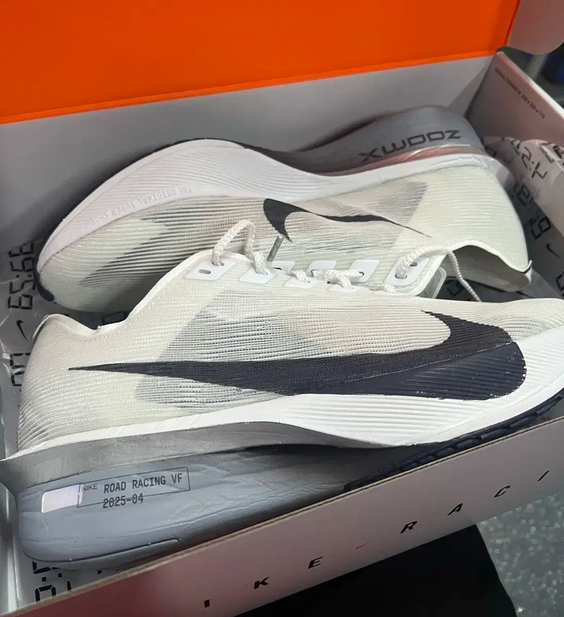 ナイキ ヴェイパーフライ 4 ランニングシューズ 270