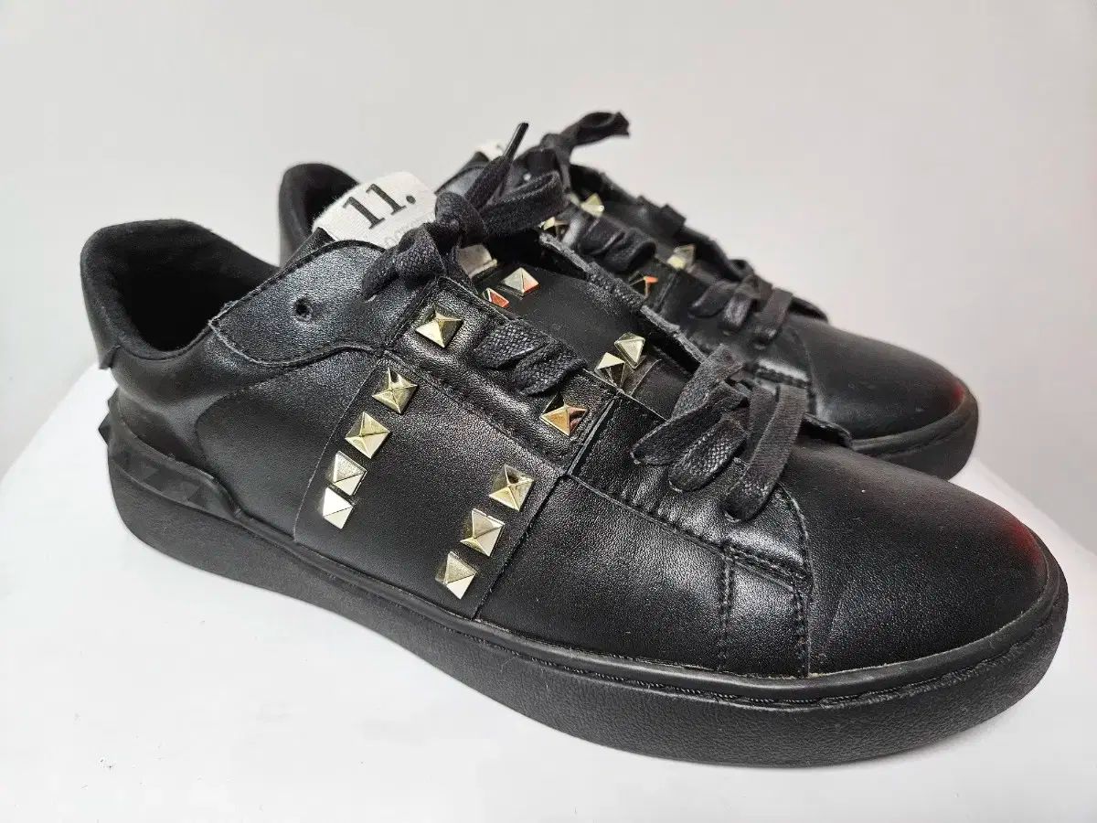 【送関込】VALENTINO☆ヴァレンティノ ロックスタッズスニーカー VALENTINO(ヴァレンティノ) ロックスタッズ スニーカーサイズ 39