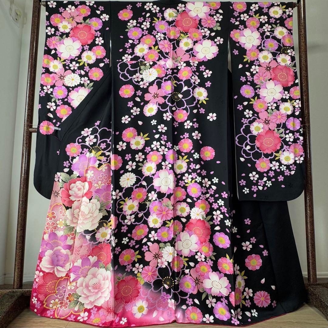 美品正絹現代振袖成人式着物正絹164 黒ブラック美しい花柄