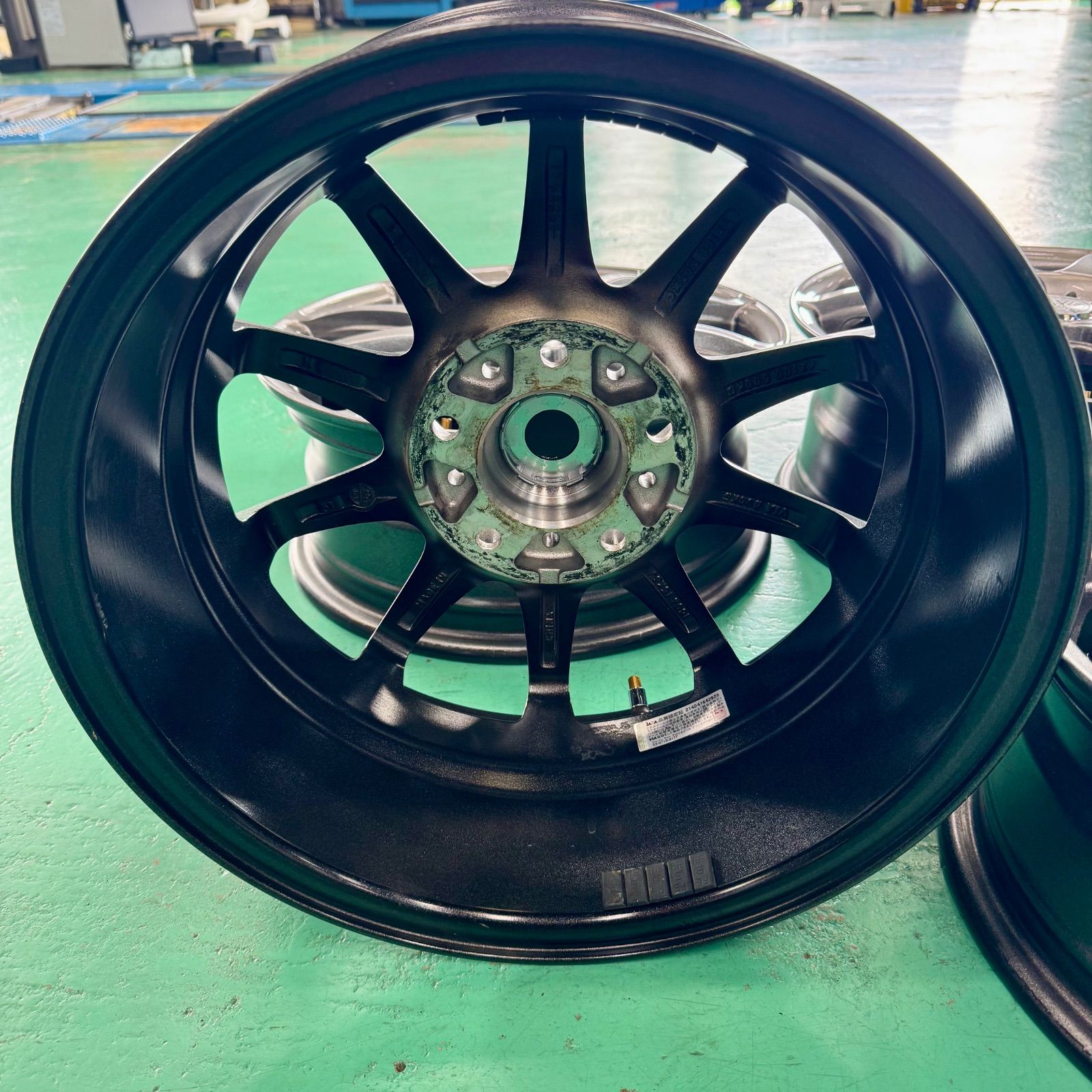 BADX LOXERNY SPORT 15インチ×6J +43 PCD114.3 /5穴社外ホイール BADX LOXERNY SPORT 15インチ×6J +43 PCD114.3 /5穴社外ホイール