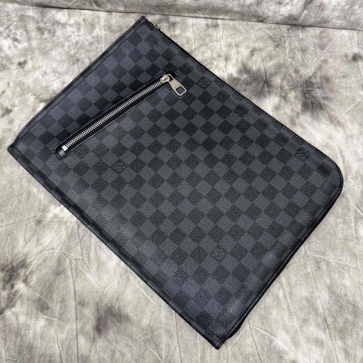 LOUIS VUITTON/ルイ ヴィトン ダミエ グラフィット ポッシュ・ドキュマン クラッチバッグ N48247 - メルカリ