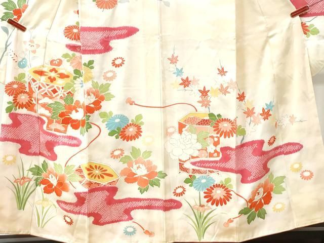 豪華振袖　駒刺繍　絞り　花筏文　正絹　逸品 豪華振袖 駒刺繍 絞り 花筏文 正絹 逸品