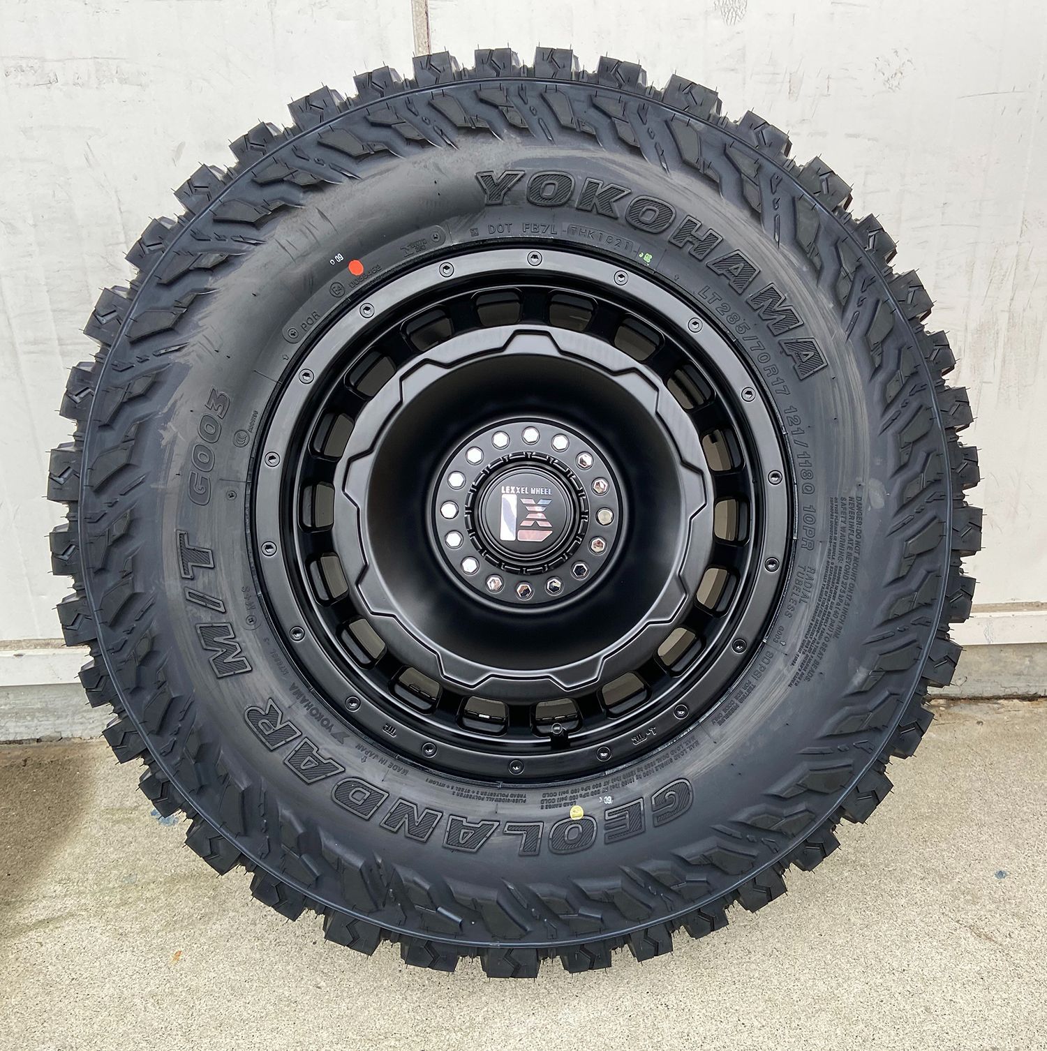 4本セット XTREME-J XJ04 20x8.5J 6/139.7 +18 SBK YOKOHAMA GEOLANDAR M/T G003 275/55R20 ブラックレター FJクルーザー プラド