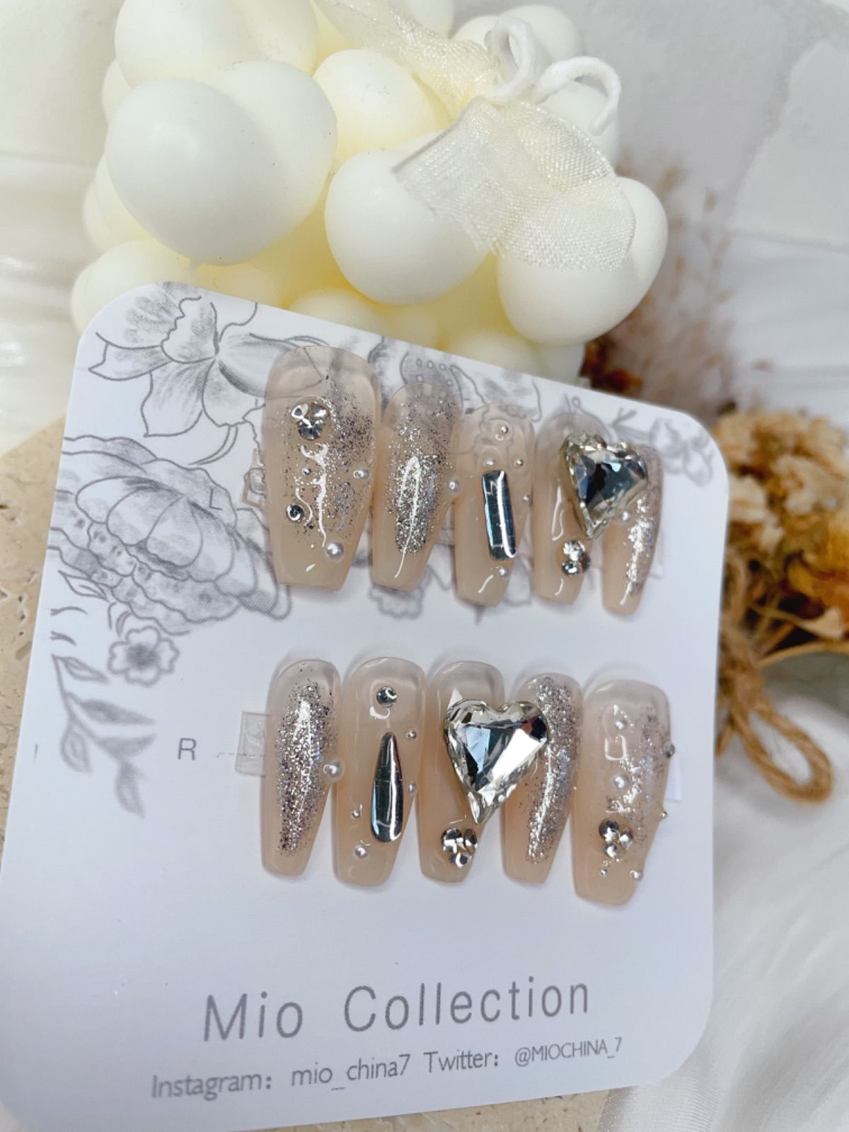 0035】ジェルネイルチップ♥上品綺麗系キラキラハート大人純欲風ちゅる