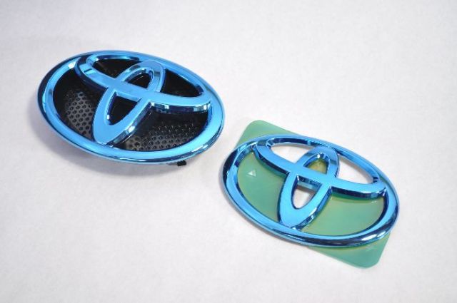 YARIS　ヤリス　ハイブリッド  MXPH10　前期　ブルーメッキエンブレム４点ＳＥＴ　　INVENTER/grow/メッキ/ブラッククローム/ゴールド/車エンブレム/車パーツ/