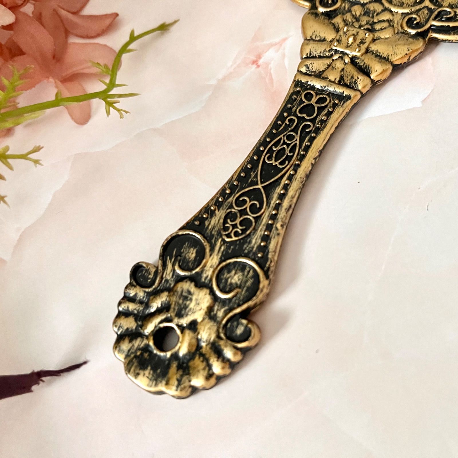 新品 未使用 アンティーク調 ミラー 手鏡 ゴールド ヴィンテージ風