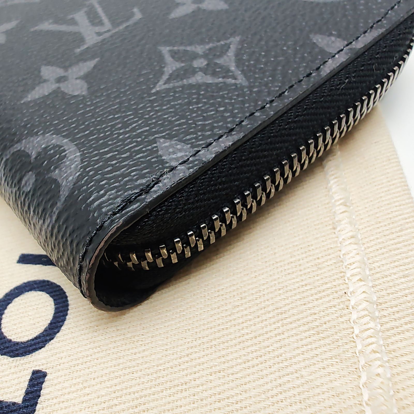 美品 ヴィトン エクリプス ヴェルティカル ラウンドファスナー 長財布 LOUIS VUITTON 【新品同様】ルイヴィトン エクリプス ジッピー