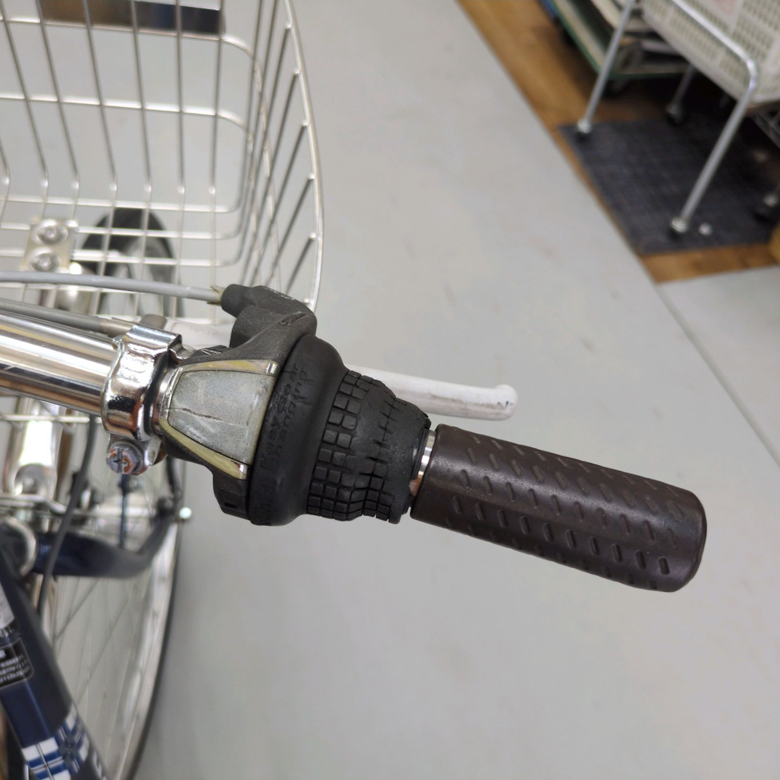 J021 ☆多少のキズ使用感☆軽快自転車☆Fresh Town☆6段☆LEDオート