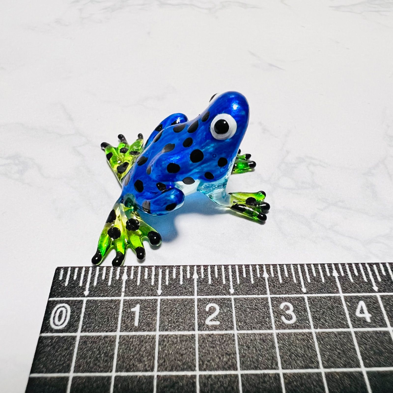 海外インポート ガラス製 カエルの置物 メタリックブルー - メルカリ