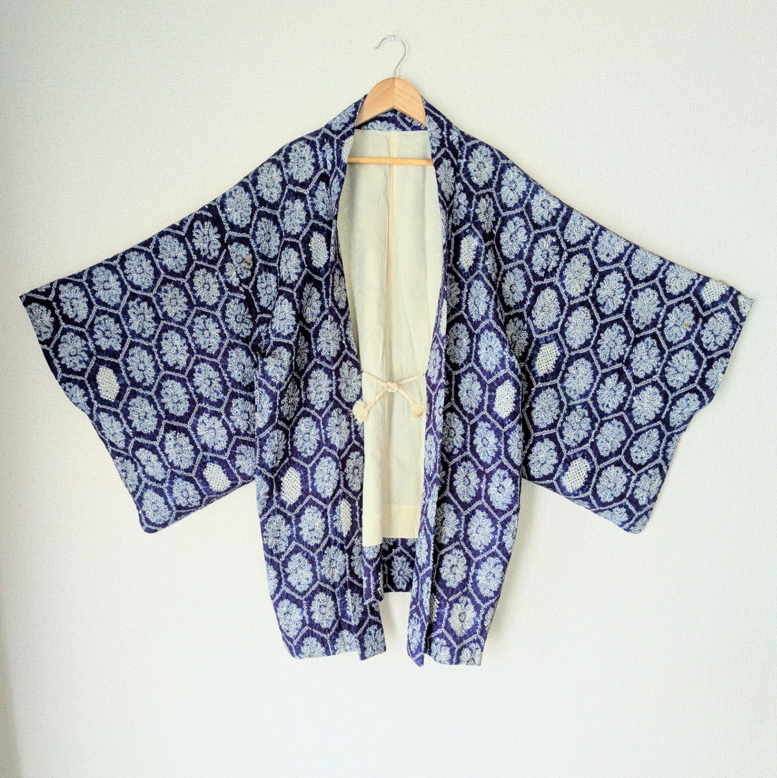 Japanese Vintage Haori Long Blue Shibori Kikkou pattern Silk Kimono Jacket Old-ⅽloth 長羽織 羽織 正絹 藍色 絞り 花亀甲柄 古布 時代布 大正浪漫 和洋折衷