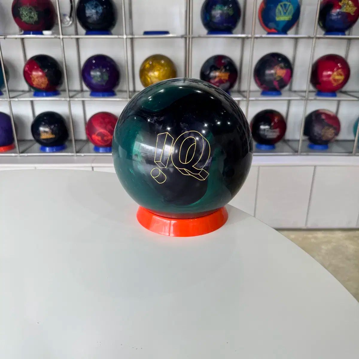 ボウリングボール IQツアーダークグリーン 中古 元箱なし 即日発送 ボウリングボール メルカリ - 元箱なし 中古 IQツアー