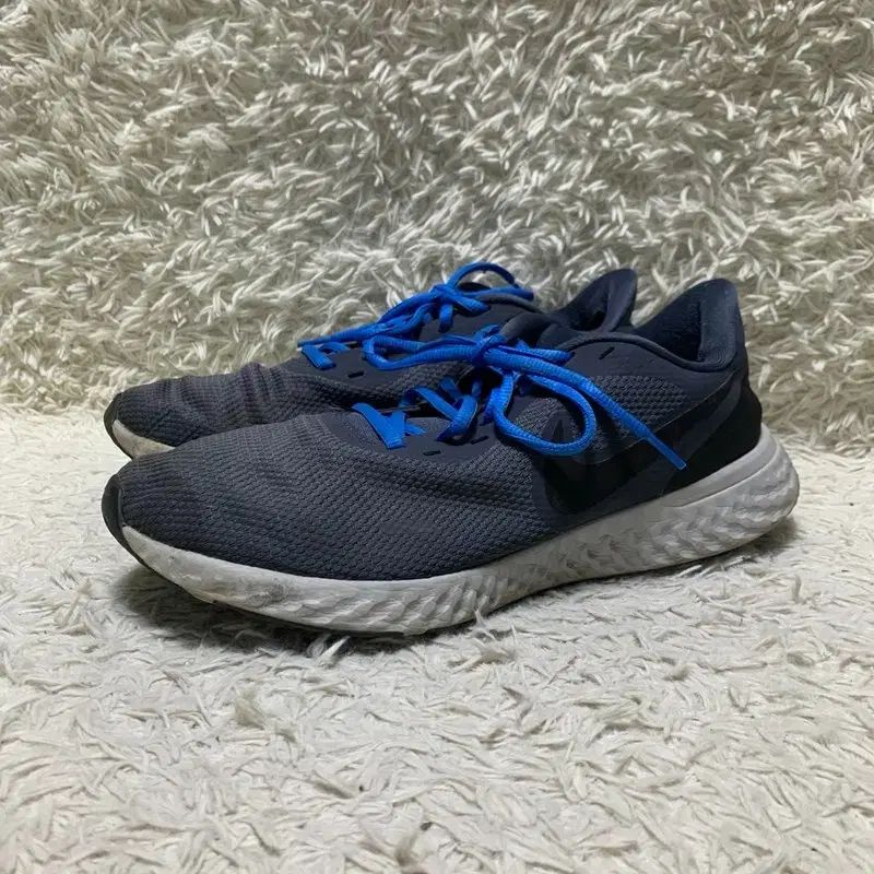 285 NIKE NIKE(ナイキ) スポーツ用 スニーカー