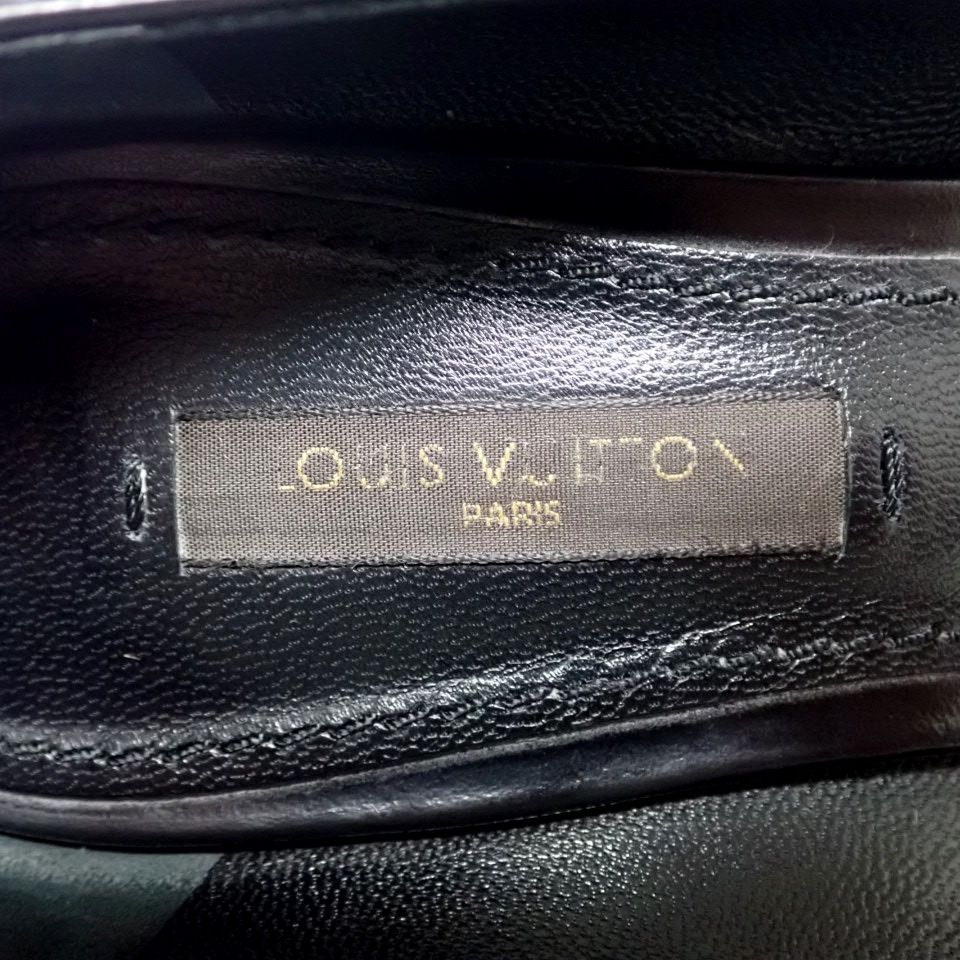 LOUIS VUITTON(ルイヴィトン) パンプス 35 1/2 レディース - 黒 パンチング レザー