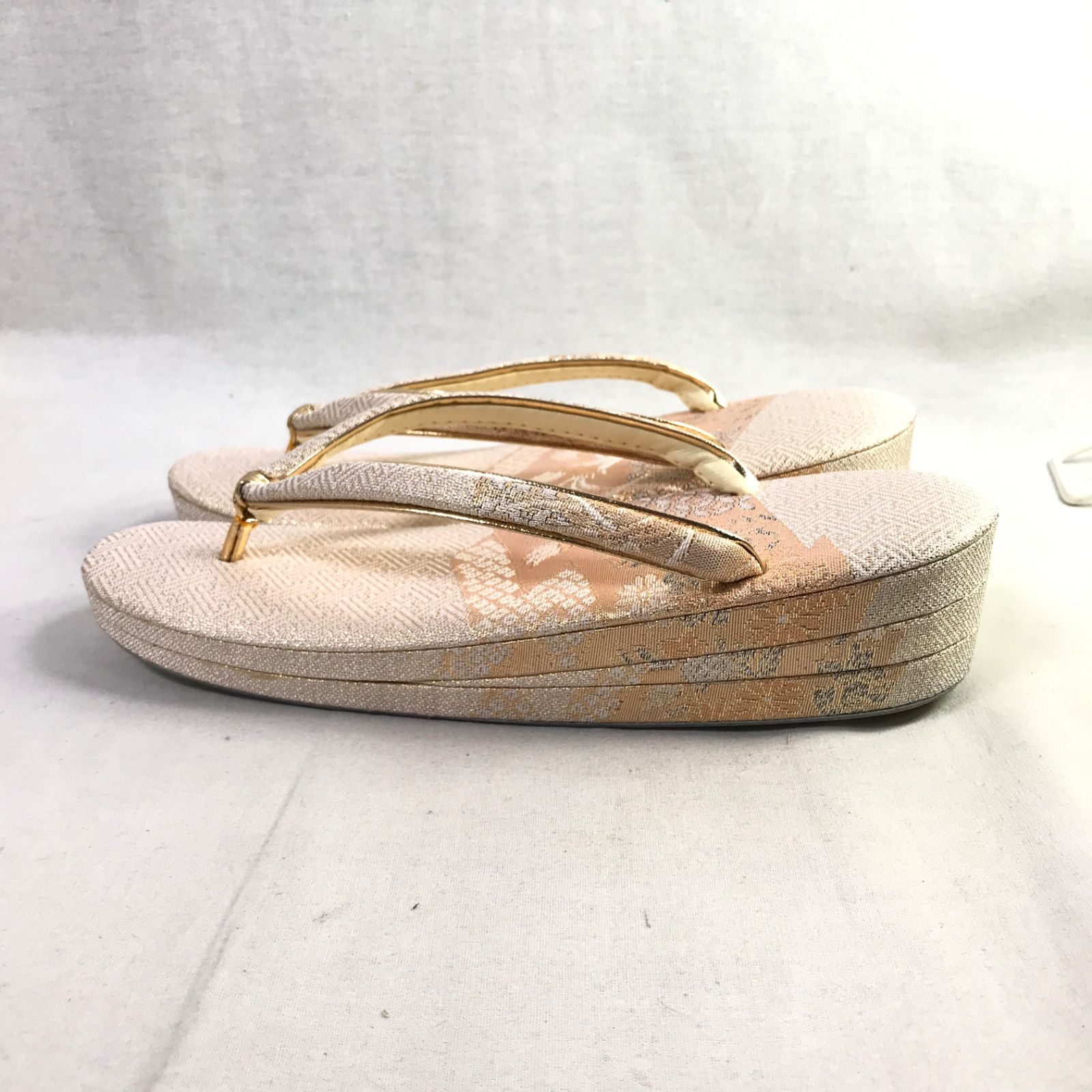 草履バッグセット　鳳苑　和装小物　ゴールド 美品】鳳苑 草履バッグセット 和装小物 ゴールド 花柄 着物