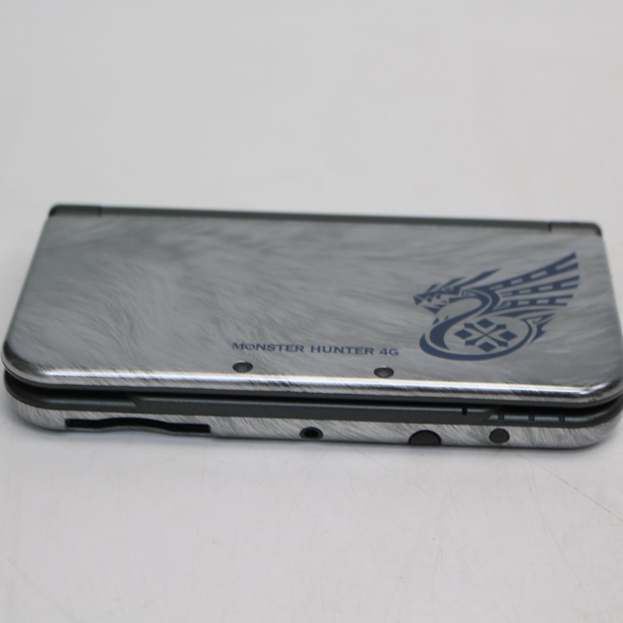 224)Newニンテンドー3DS LL モンスターハンター4G スペシャルパック