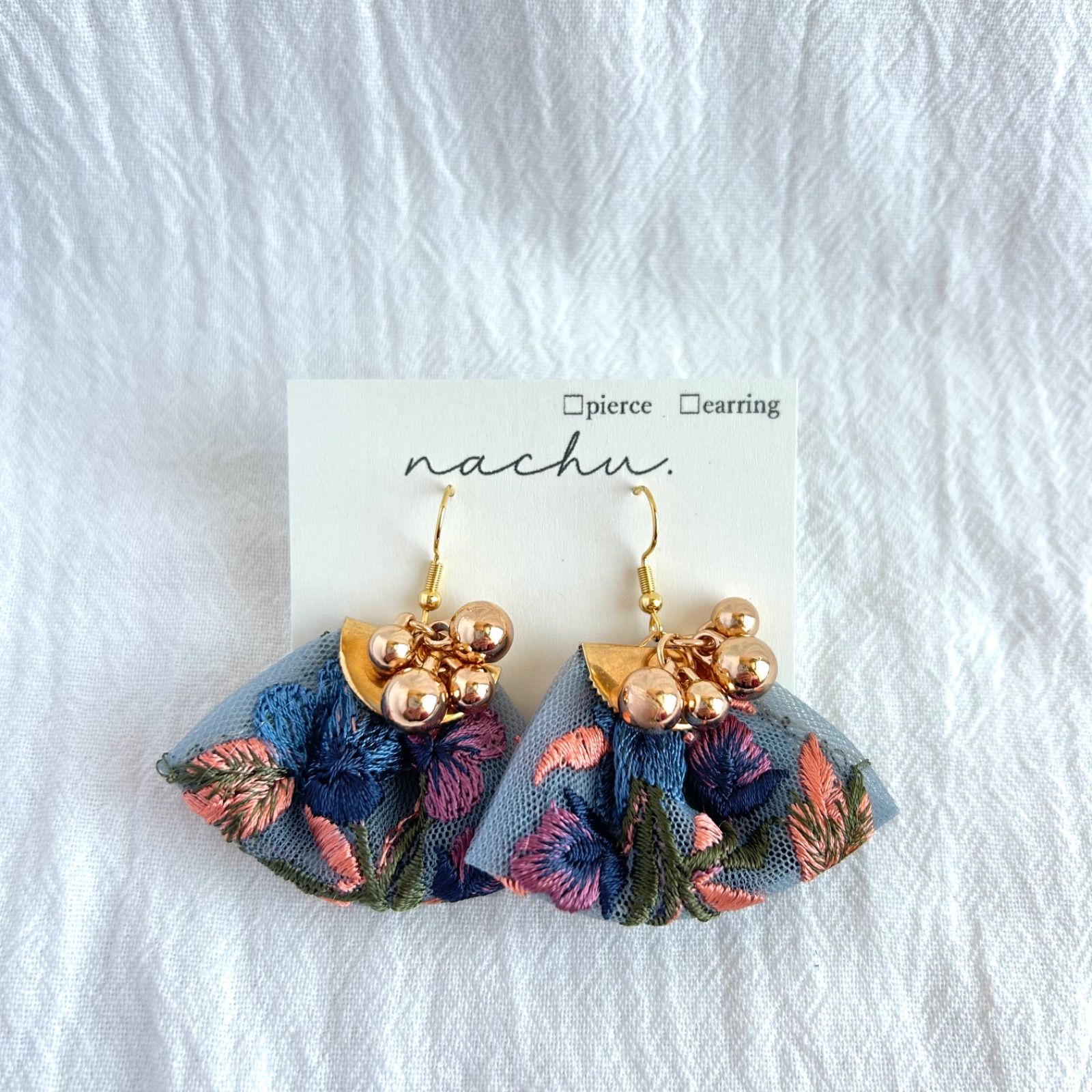 111 インド刺繍リボン ピアス イヤリング ゴールド ハンドメイド