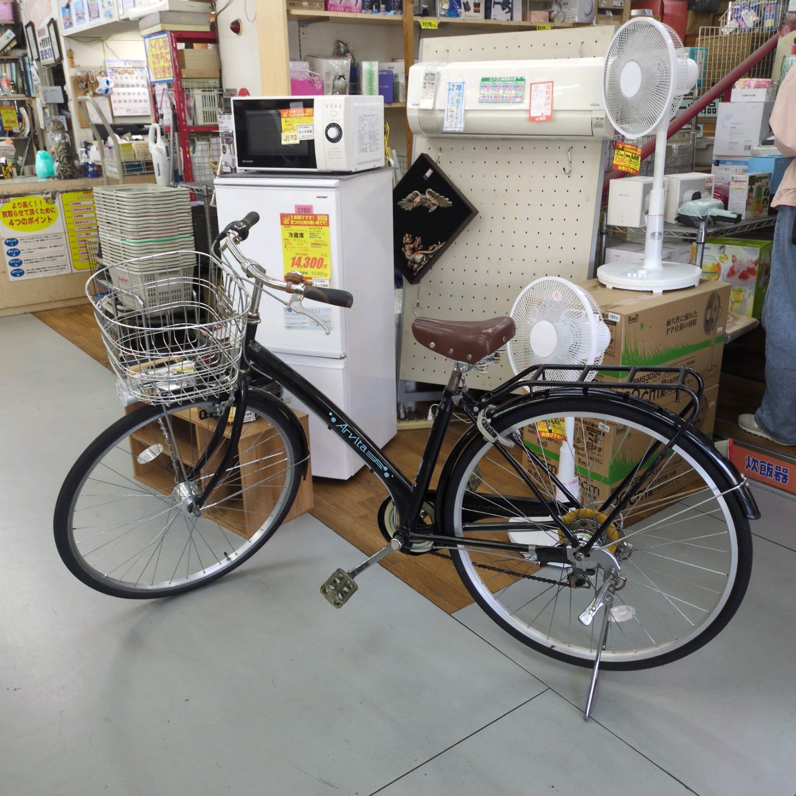 J068 ☆サビキズ使用感☆軽快自転車☆Arvita☆6段☆LEDオート☆26インチ