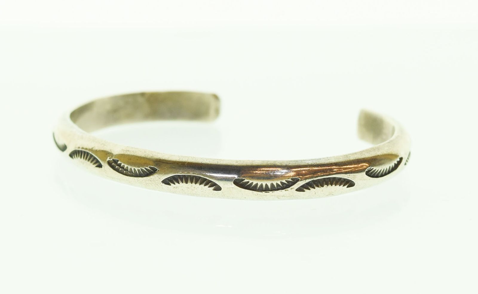 ナバホ NAVAJO インディアンジュエリー バングル Lda McCRAY シルバー Sterling スターリング VINTAGE ヴィンテージ メンズジュエリー アクセサリー インディアンジュエリー バングル シルバー 103G-156