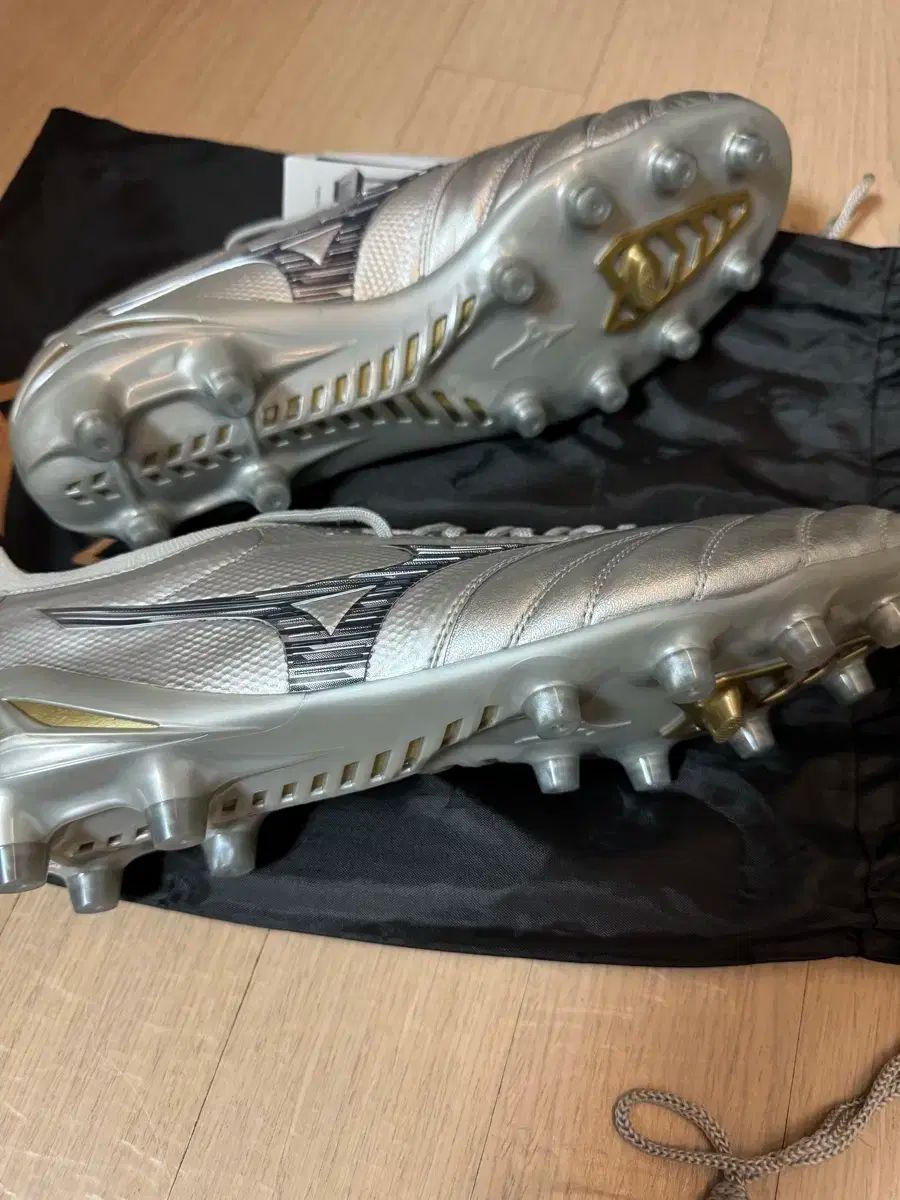 MORELIA NEO Ⅳ β JAPAN 27.5(P1GA234050) Mizuno（ミズノ） モレリア