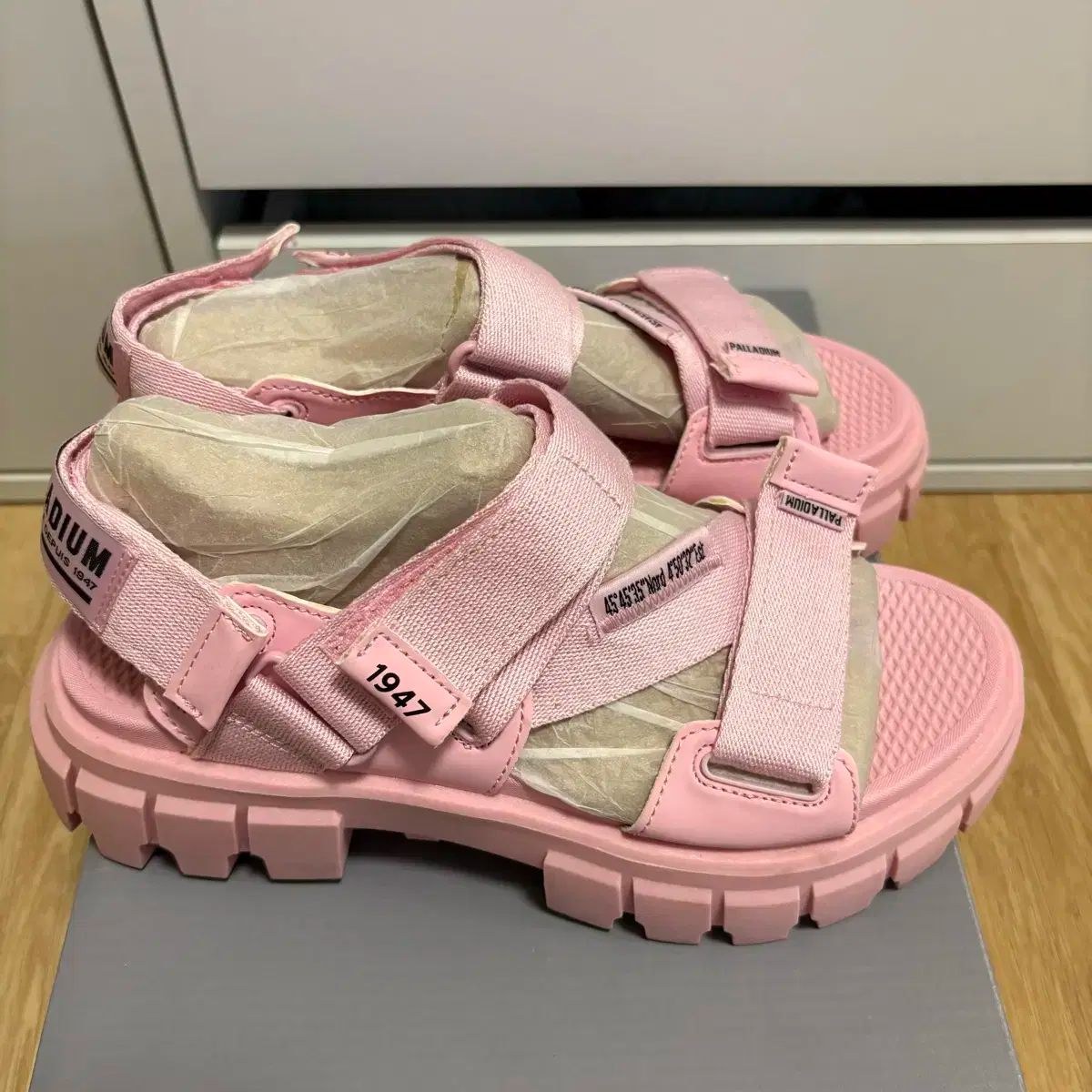 PALLADIUM　パラディウム　サンダル　ピンク PALLADIUM(パラディウム) 反乱 サンダル - メルカリ