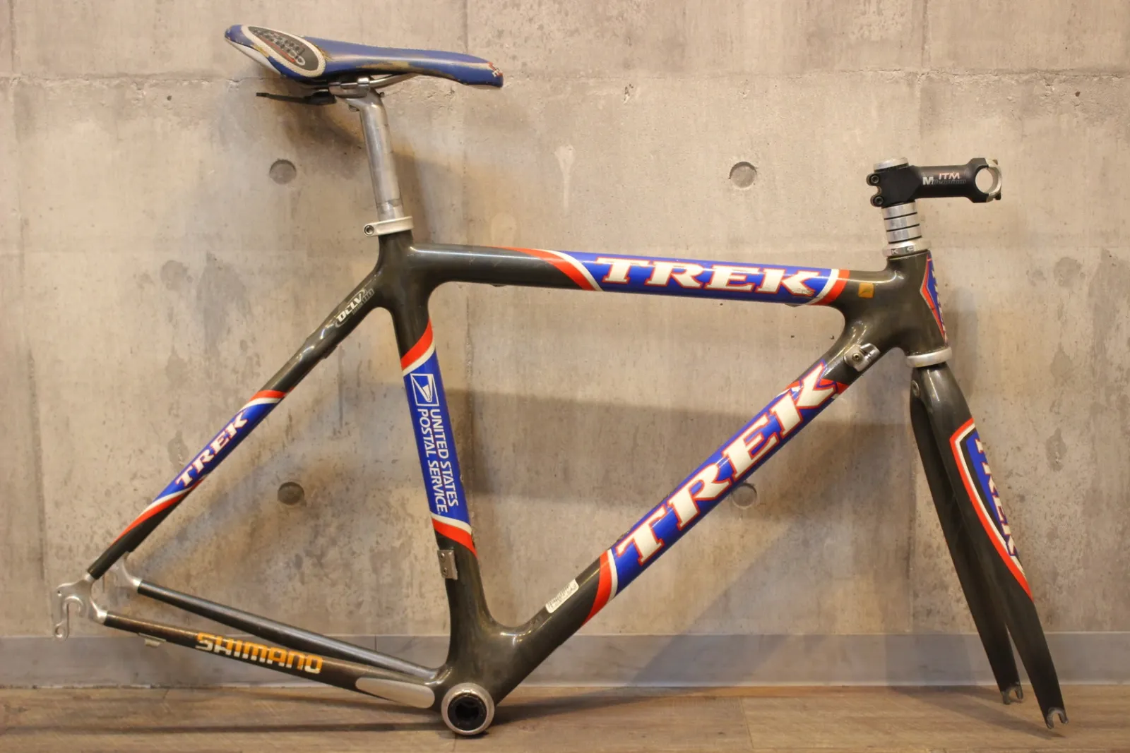 Trek OCLV5200 カーボンフレーム+パーツ一式(おまけとして) Trek OCLV5200 カーボンフレーム+パーツ一式(おまけとして)