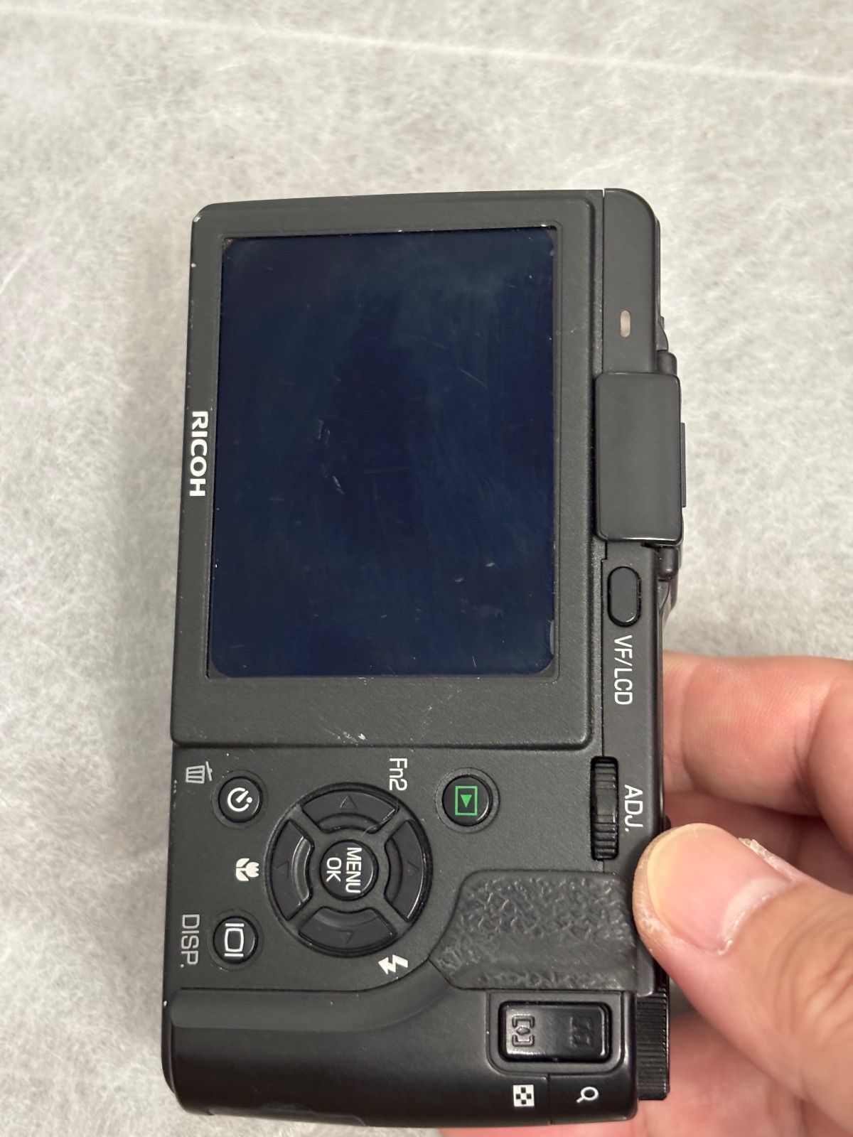 カメラ RICOH GX200 デジカメ 8221