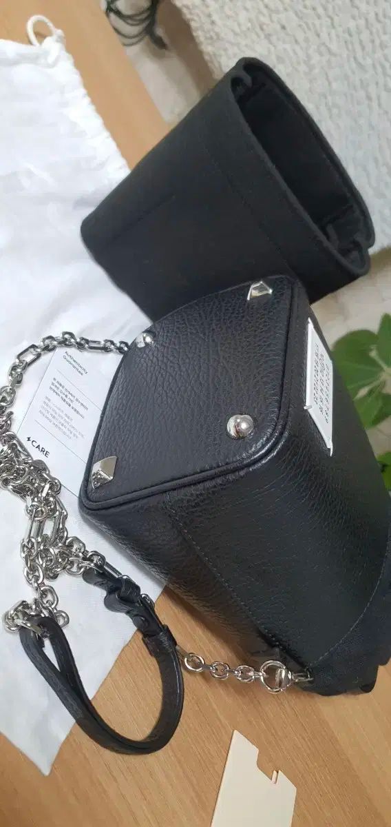 クロスボディバッグ 本物