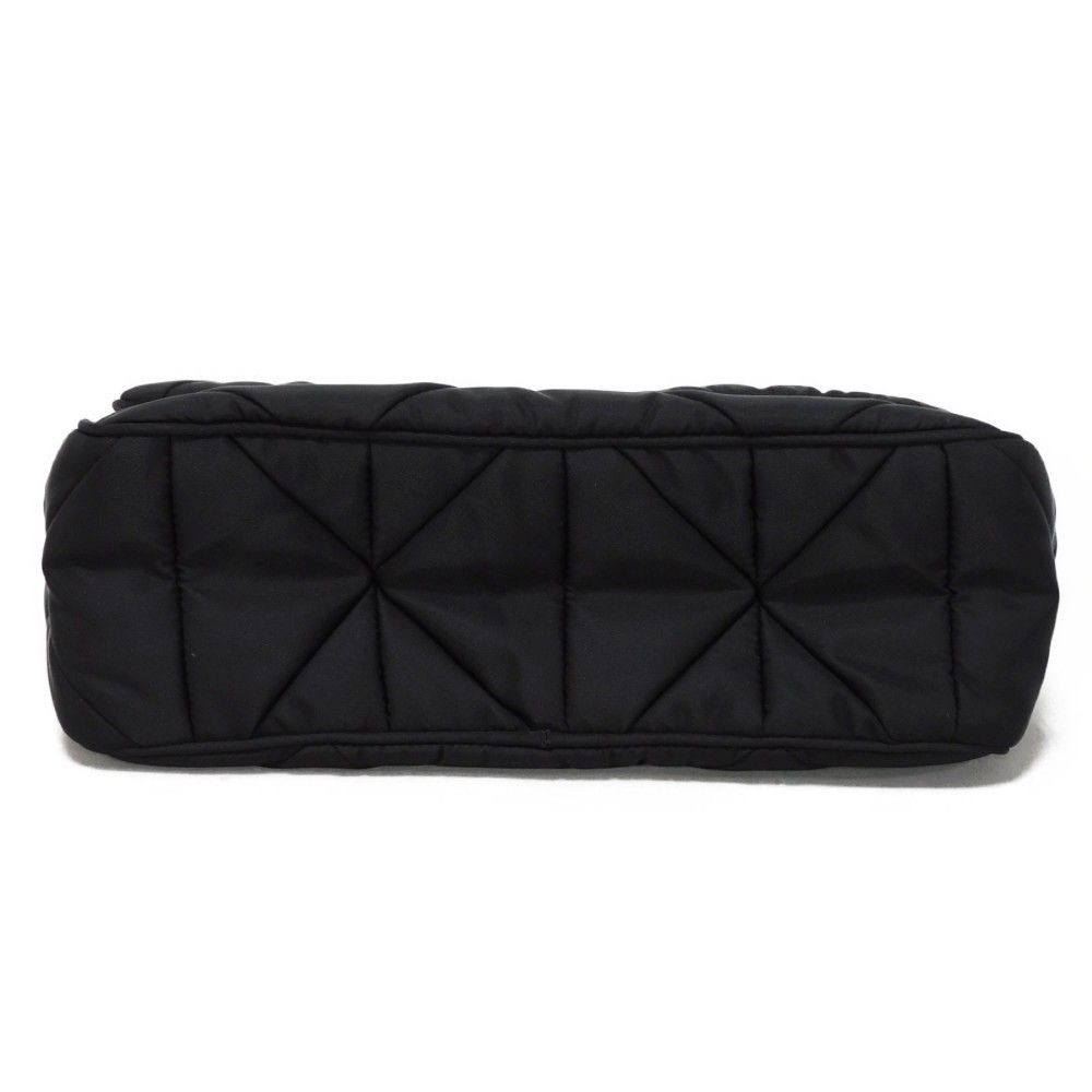 PRADA プラダ パデッド Re-Nylon クロスボディ 現行 ステッチ ブラック ポーチ RFID ICチップ トライアングル ロゴ ネロ ショルダーバッグ 1BD290 RDJN F0002 PRADA - PRADA プラダ パデッド Re-Nylon クロスボディ 現行 ステッチ