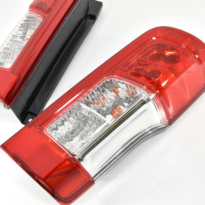 キャラバン E26 前期テールライト！！左右セット NV350 キャラバン E26