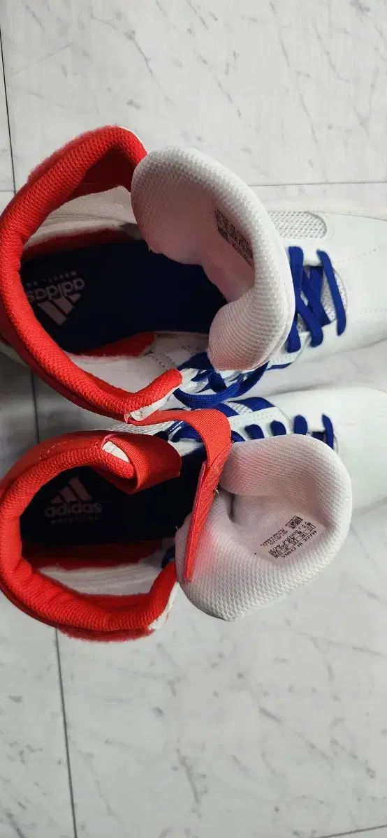 adidas アディダス