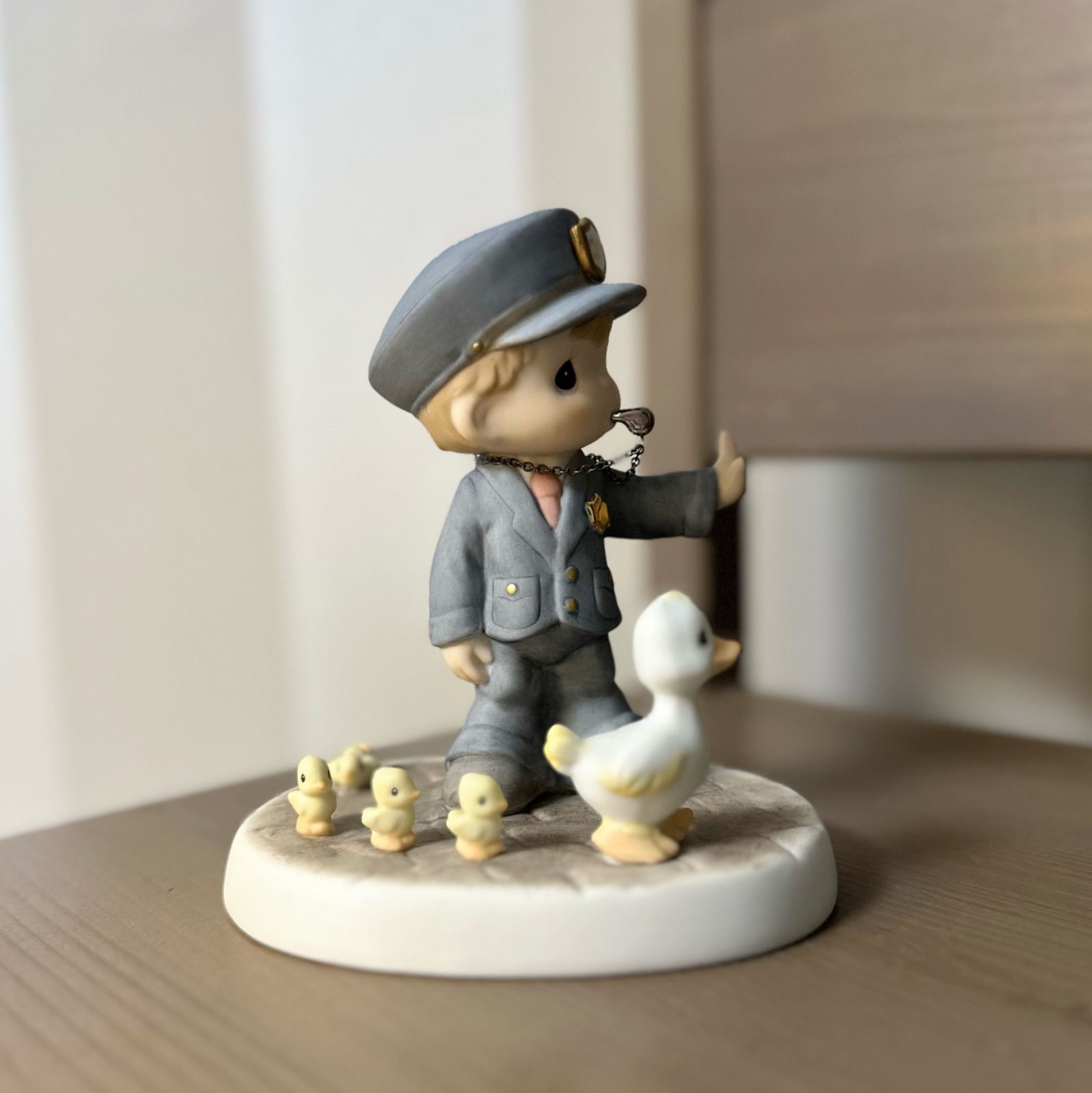 美品！プレシャスモーメント 陶器 置物 539953 平成レトロ 警察官