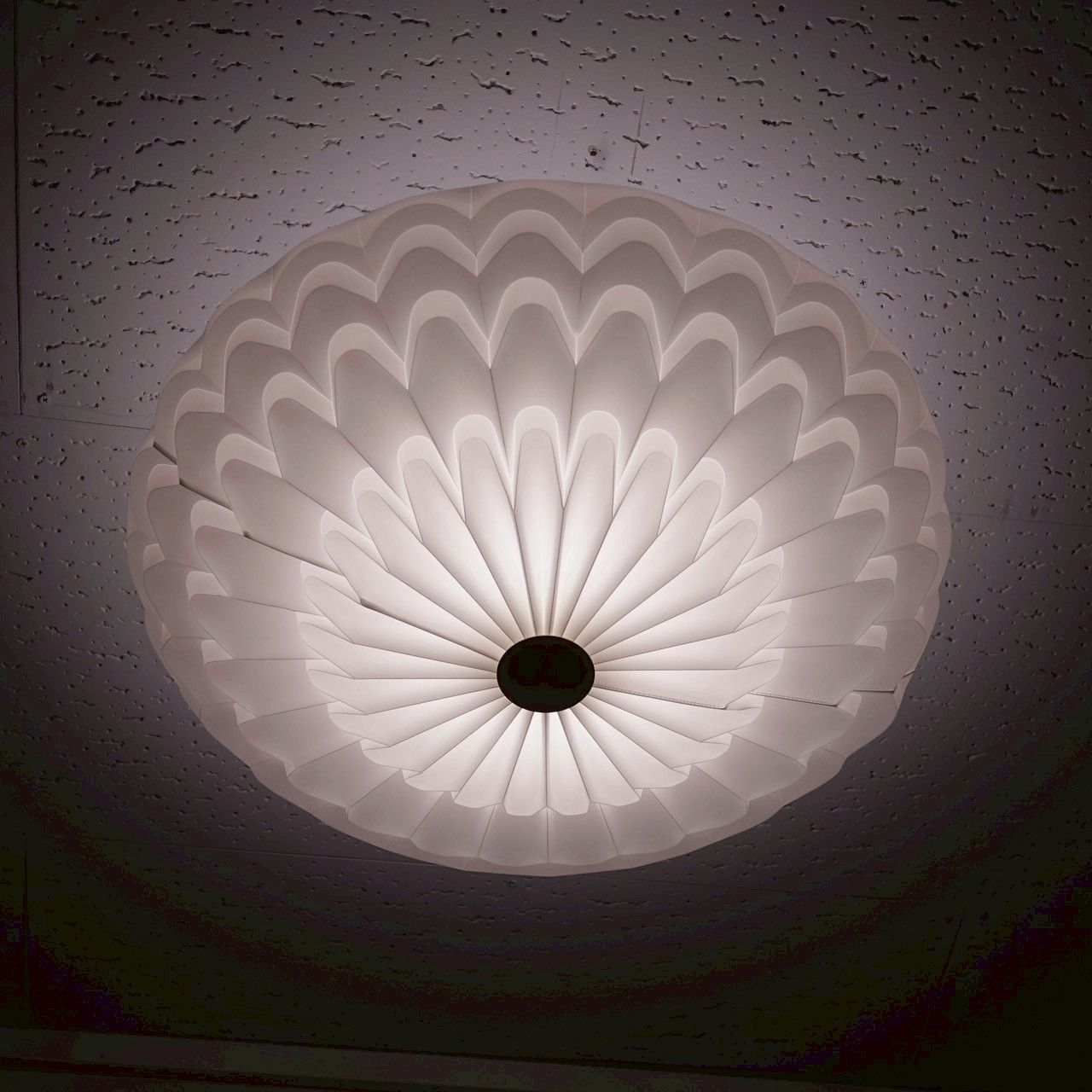 AH43909L LED一体型シーリングライト GRAFLEUR（グラフルール） 8畳用 LED36.2W 電気工事不要 調光・調色 コイズミ照明 照明器具 おしゃれ 天井照明 コイズミ照明 AH43909L LEDシーリング KOIZUMI(コイズミ照明) 激安販売