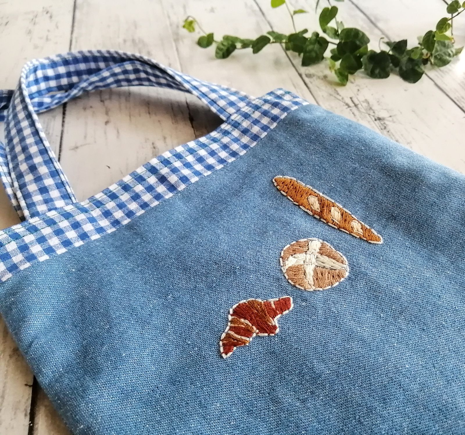 刺繍】3種類のパン トートバッグ 手提げ デニム 小さい