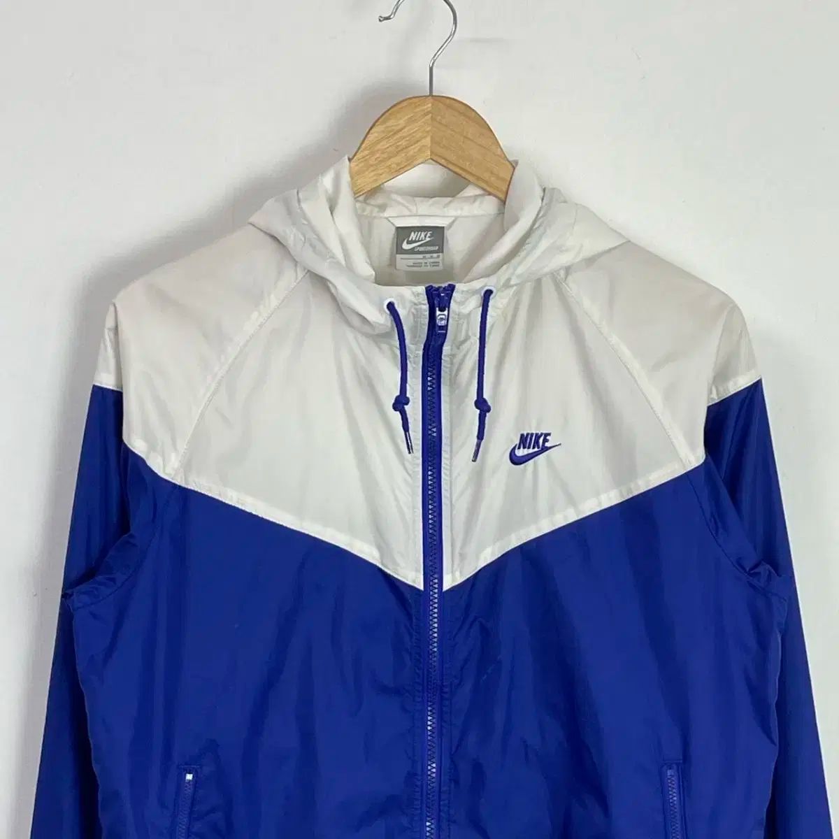 1503 製品名: Nike(ナイキ） スウッシュ ウインドブレーカー