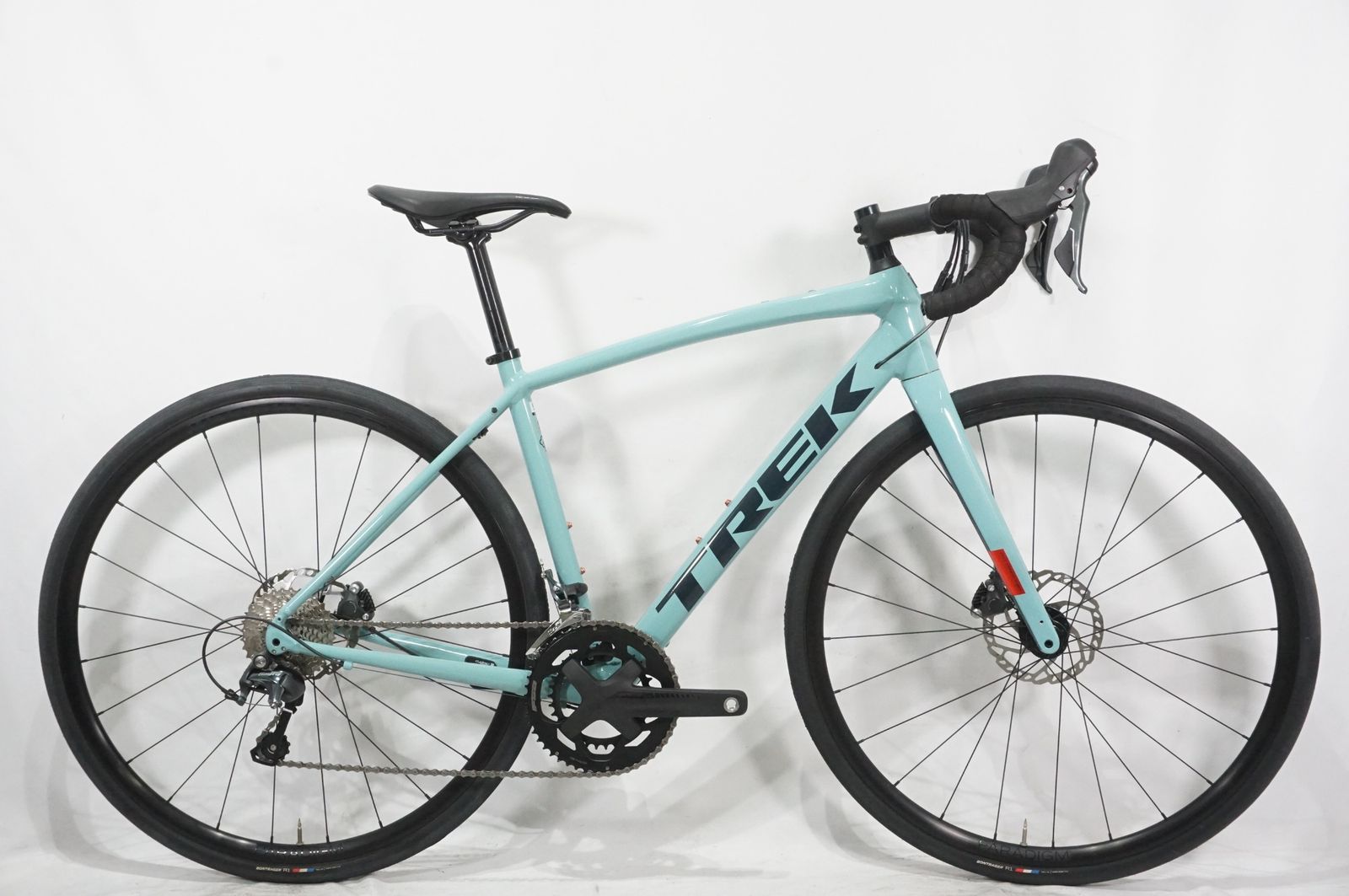 TREK トレック DOMANE AL4 DISC 2025年モデル ロードバイク | バイチャリAKIBA店