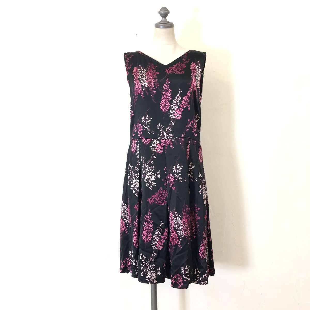 ピンク花柄レースノースリーブワンピース　新品未使用　Jill Stuart ピンク花柄レースノースリーブワンピース 新品未使用 Jill